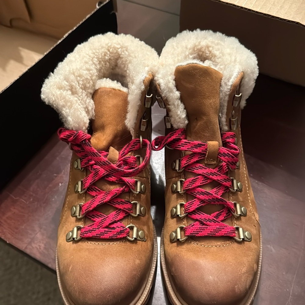 NWT -Sorel Ainsley Cognac Boots Waterproof SZ 7